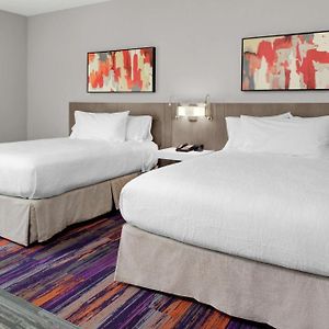 Queen Room Mobility accessible